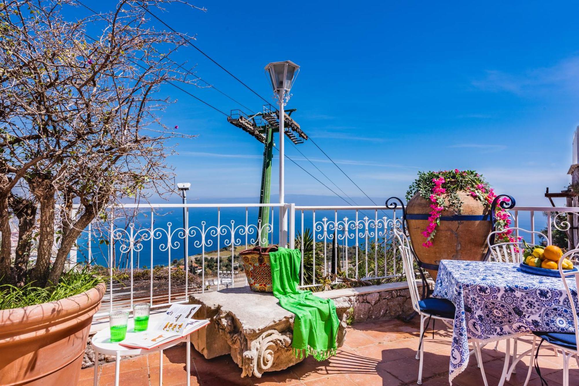 Dream View Suites Таормина Экстерьер фото