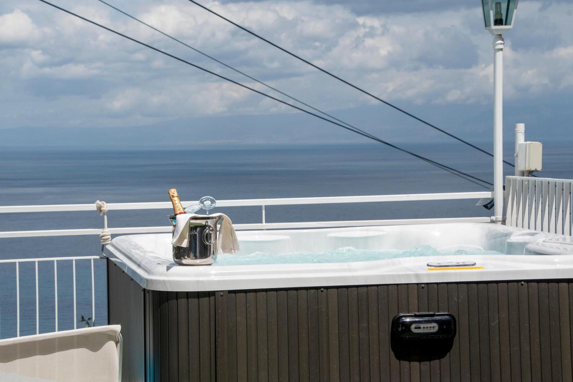 Dream View Suites Таормина Экстерьер фото